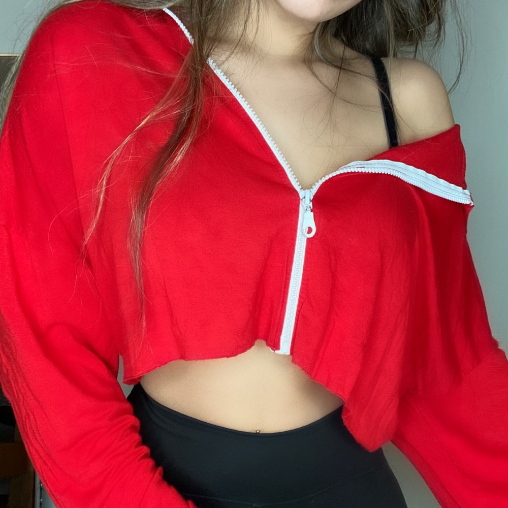 FASHIONNOVA❤️ Zip-Up CropTop